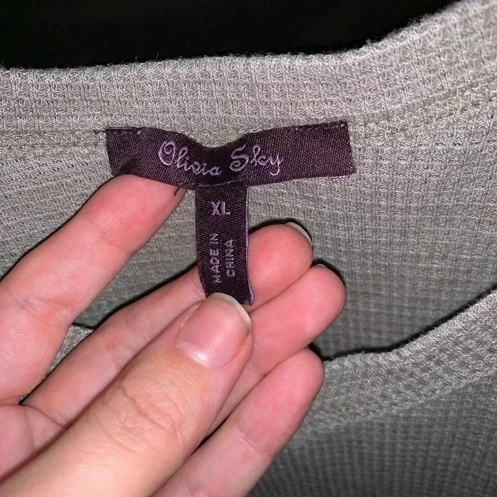 Long Sleeve Shoulder Cut Out Top - Picture 4 of 5